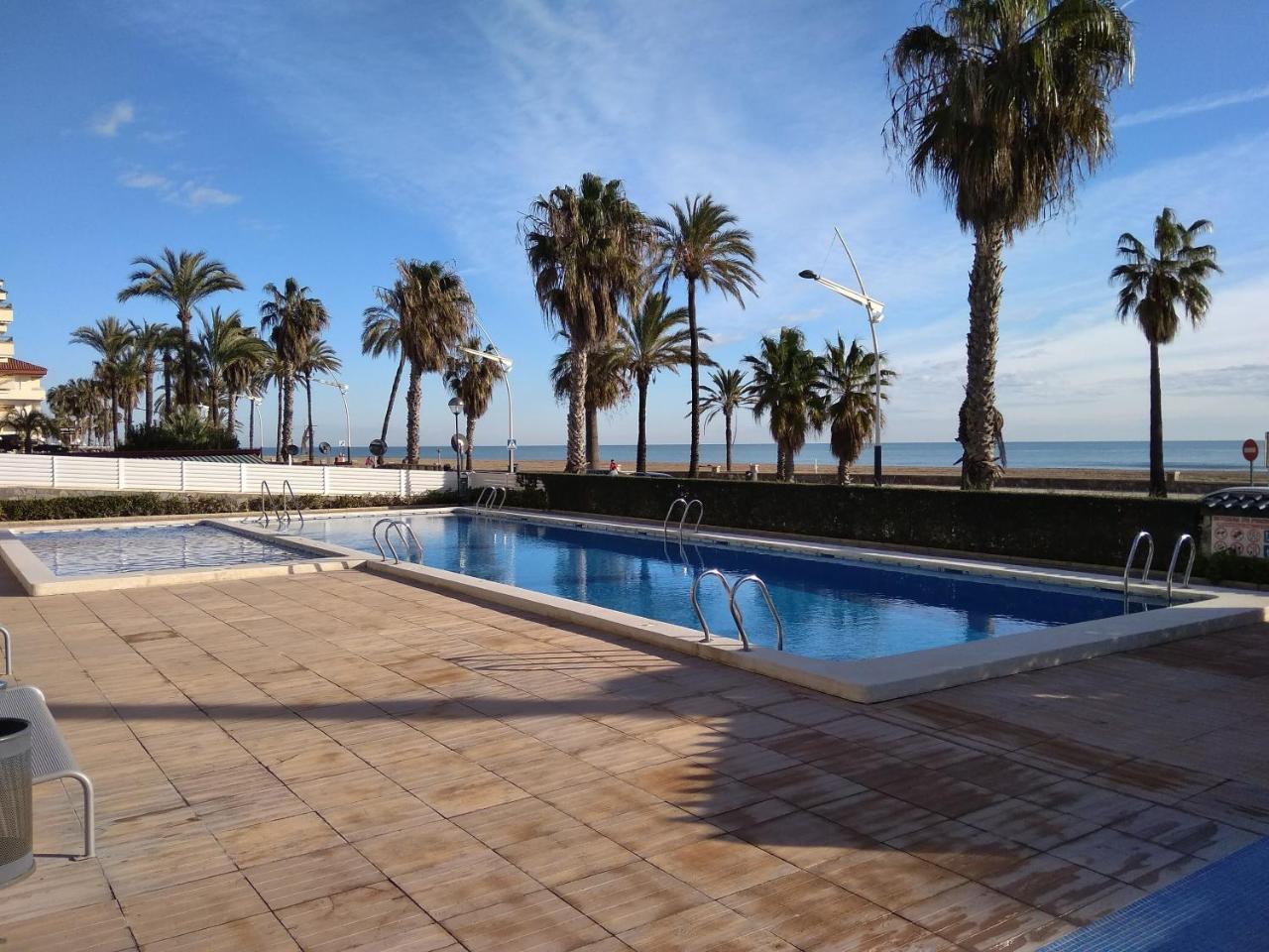 Apartamentos Deluxe Playa Norte Peniscola Luaran gambar